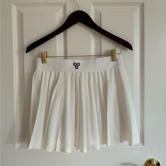 [SOLD] TNA TnAction white tennis skirt with shorts (M) 🎾🤍 - Picture 6 of 8